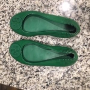 Tory Burch Minnie Patent Travel Ballet Flat- Green